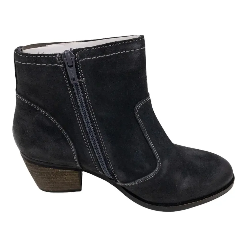 Earth Women's Black Distressed Water Resistant Leather Ankle Boots 6 or 6.5